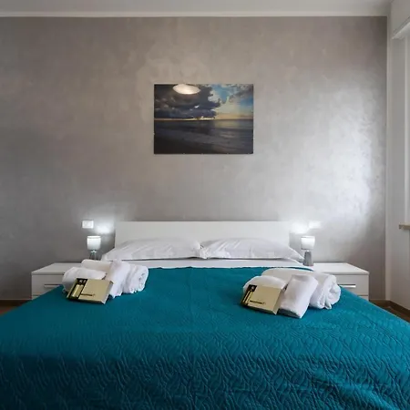 Apartment Borgo Milano Penthouse - With Parking